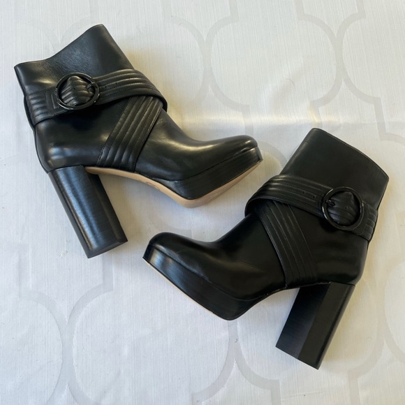 MICHAEL KORS REMI PLATFORM BLACK LEATHER BOOTIES SZ: 8 - Picture 3 of 4